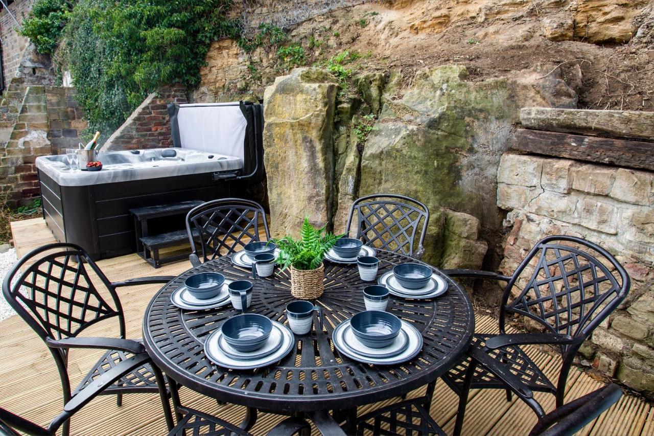 Whitby Boutique - Mast Cottage Экстерьер фото