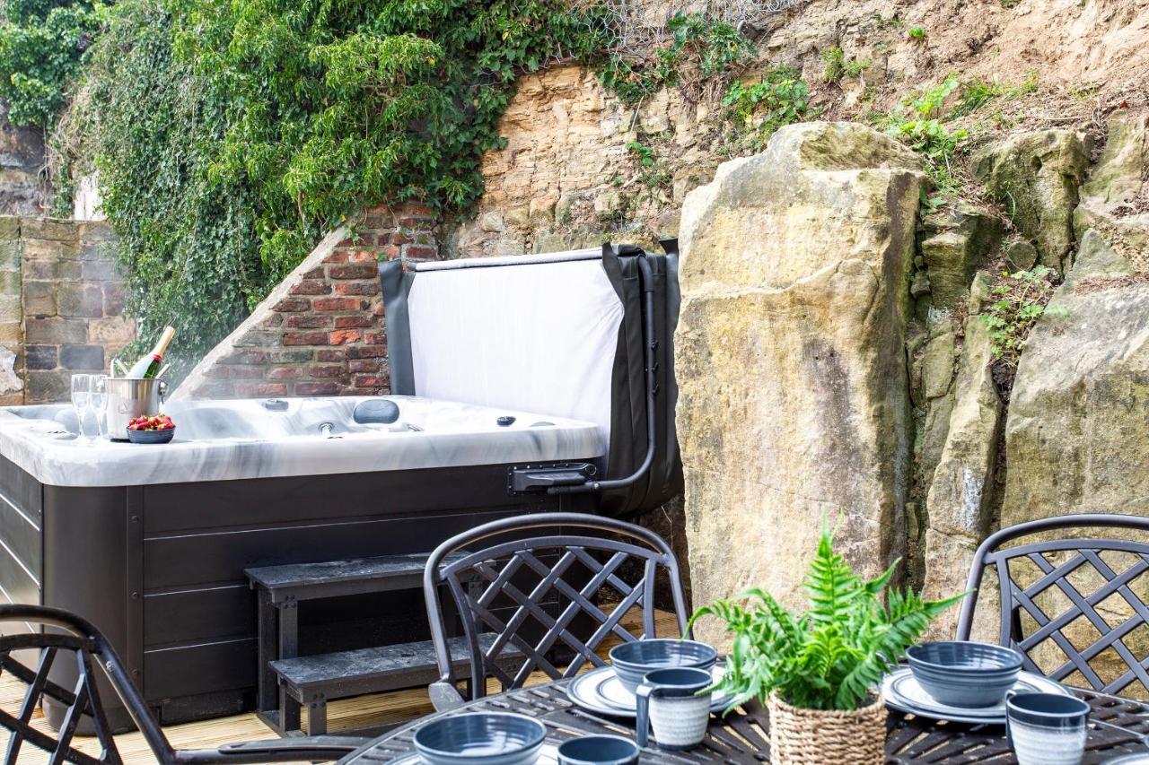 Whitby Boutique - Mast Cottage Экстерьер фото